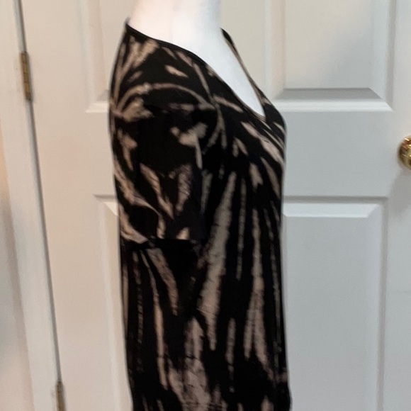 IDI BY MATTHEW SHORT SLEEVES ASYMMETRICAL TSHIRT NWOT - Picture 2 of 4